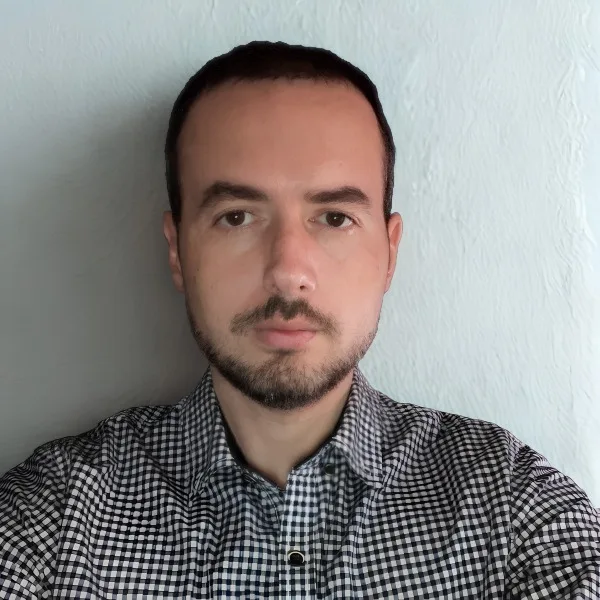 Răzvan Dad